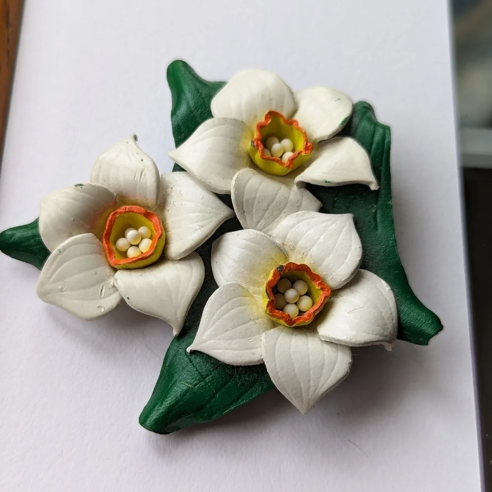 Vintage Leather brooch pin daffodils three white yellow orange green 2.5